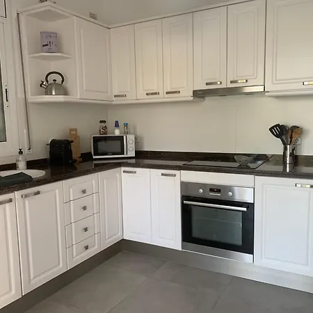 Big House With Swimming Pool 度假居 *